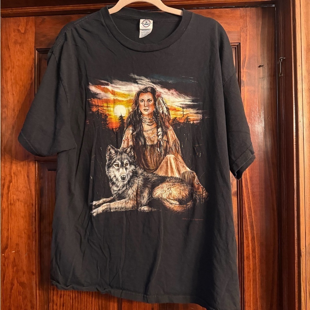 Pro Weight Classic Black Wolf Tee